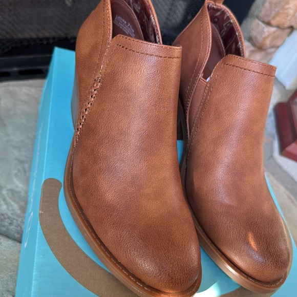 Baretraps Lidian ankle booties - Picture 2 of 9